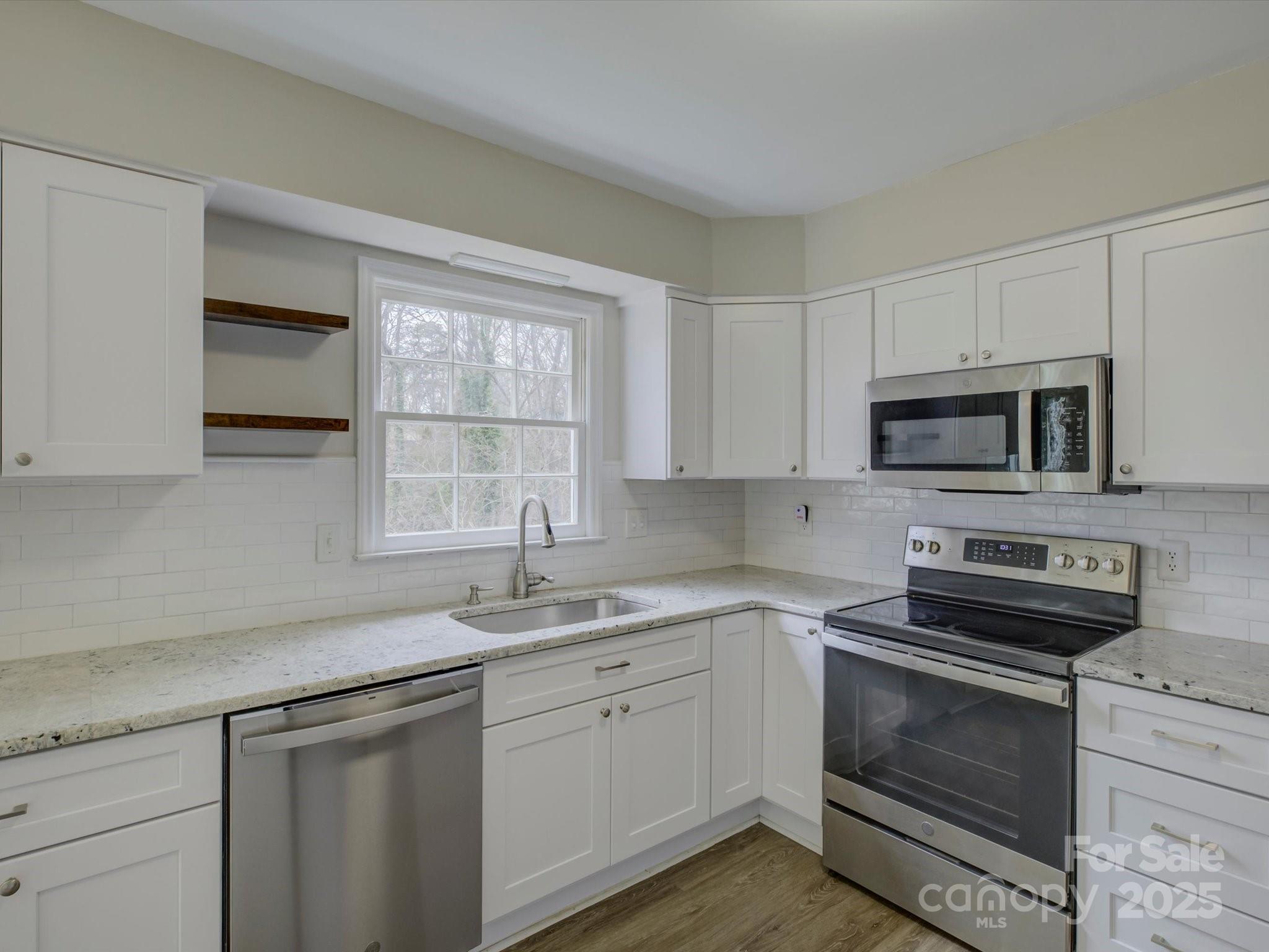 Property image 5 of 5923 Rexwood Place in Spring Valley, Charlotte, NC 28210