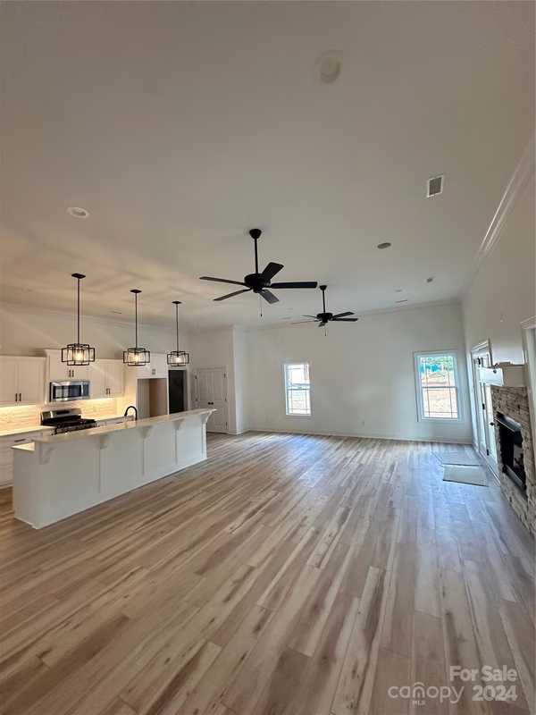 Property image 3 at 4911 Southview Drive, Hickory, NC 28602