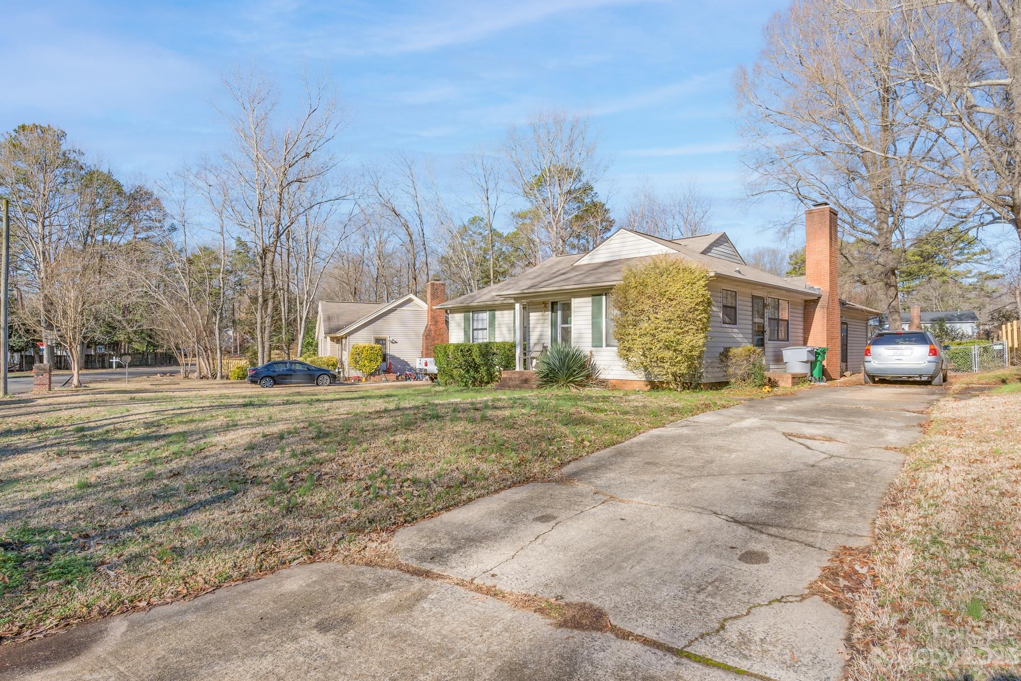 Property image 3 of 9301 Knotty Pine Circle in Timber Creek, Charlotte, NC 28227