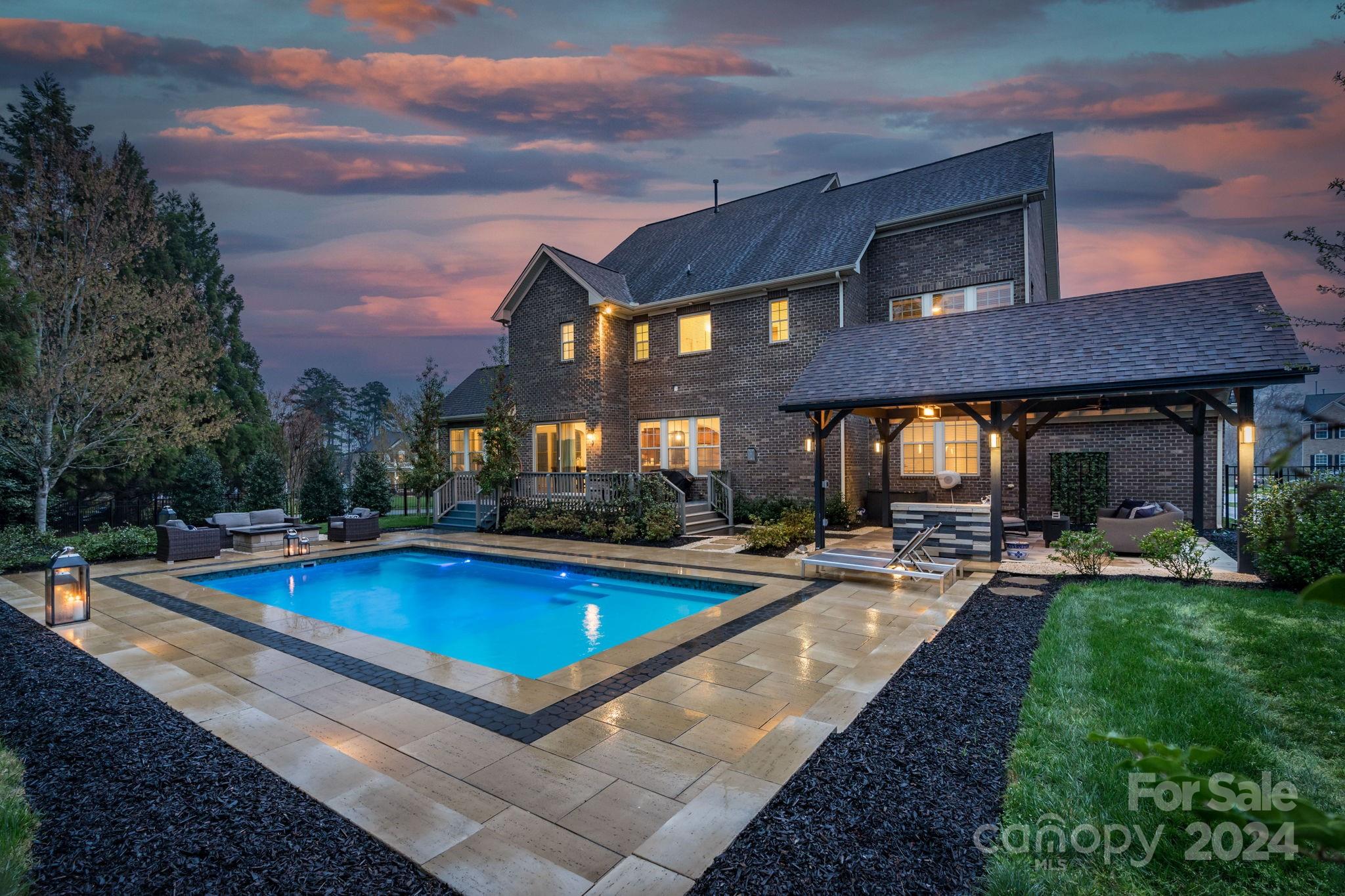 Property image 3 of 1100 Crooked River Drive in Weddington Trace, Waxhaw, NC 28173