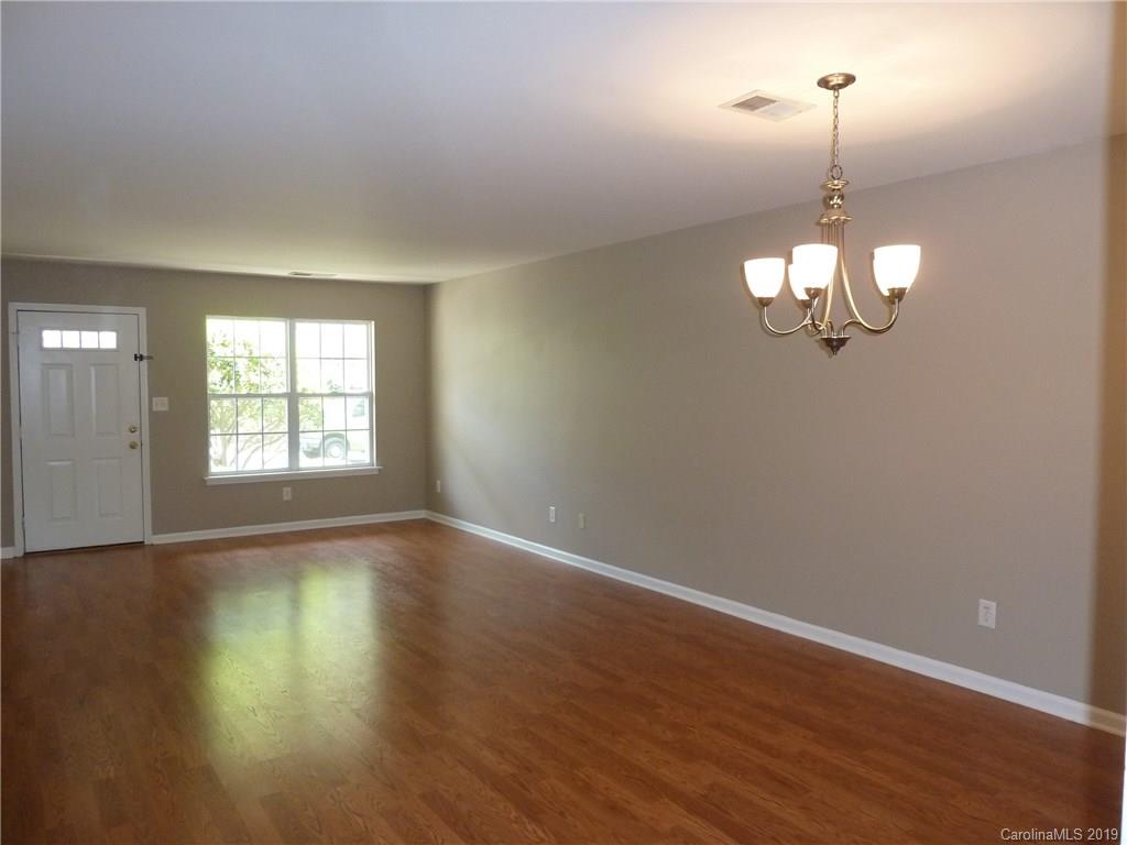 Property image 3 of 8403 Southgate Commons Drive in Southgate, Charlotte, NC 28277