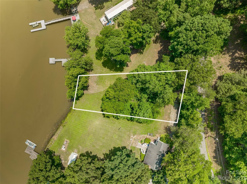 Property image 2 at 6714 Emerald Isle Drive, Sherrills Ford, NC 28673
