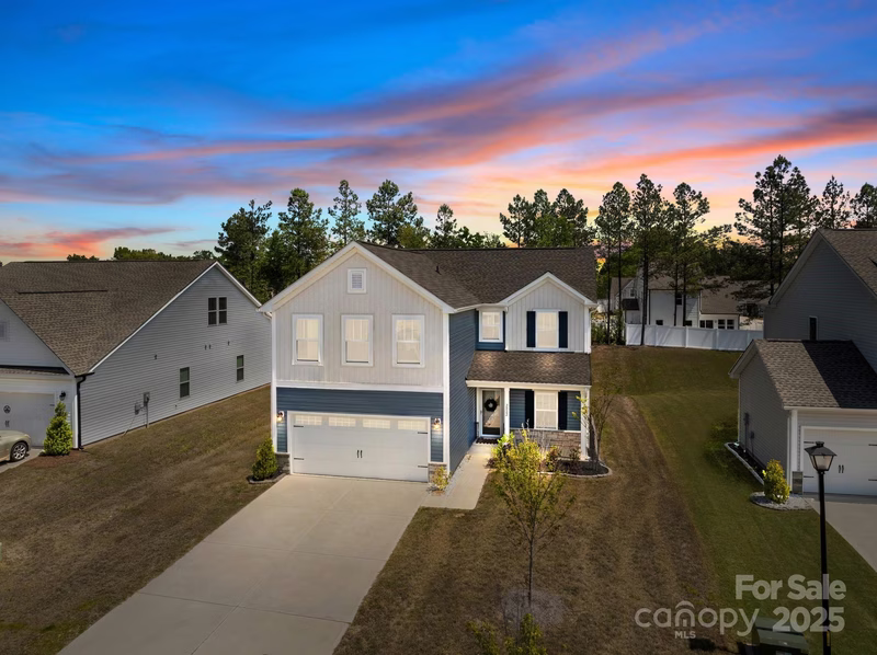 Forest Creek, Stanfield Community
