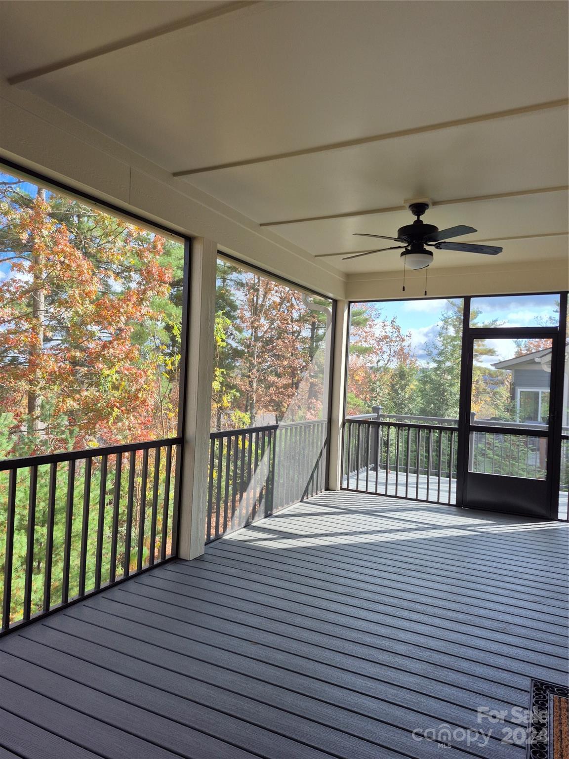 Property image 4 of 243 Hogans View Circle in Hawks Ridge, Hendersonville, NC 28739