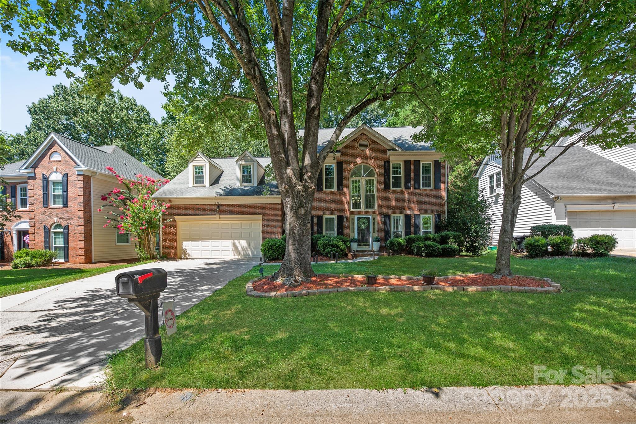 Property image 2 of 8906 Glade Court in Wynfield Forest, Huntersville, NC 28078