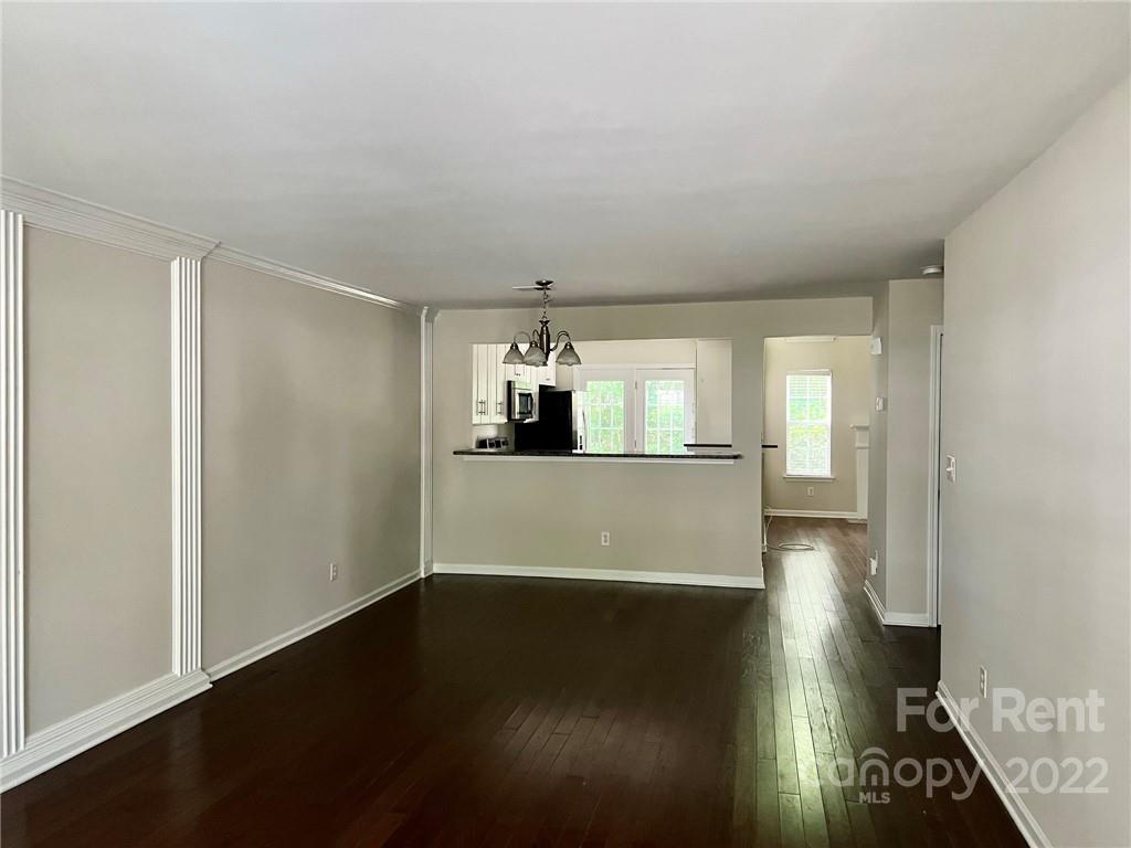 Property image 4 of 8433 Southgate Commons Drive in Southgate Commons, Charlotte, NC 28277