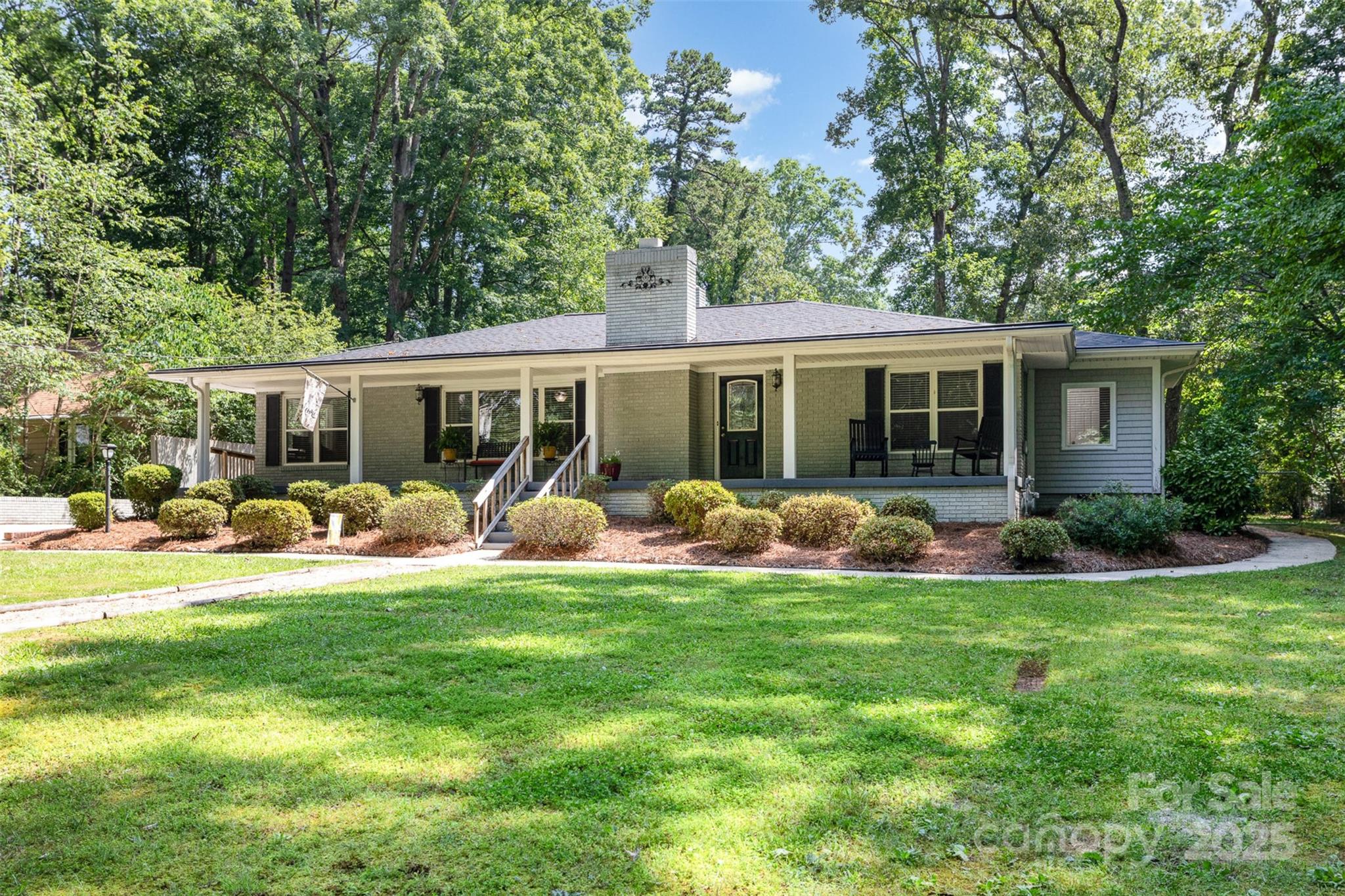 Property image 3 of 304 W Colonial Drive in Milford Hills, Salisbury, NC 28144