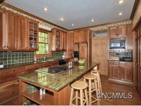 Property image 3 of 288 Ravenwood Lane in Ravenwood Forest, Horse Shoe, NC 28742