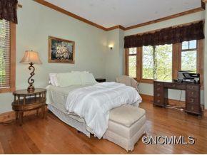 Property image 5 of 288 Ravenwood Lane in Ravenwood Forest, Horse Shoe, NC 28742