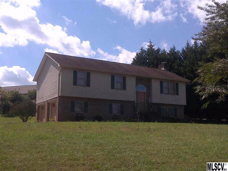 1326 Grady Lane