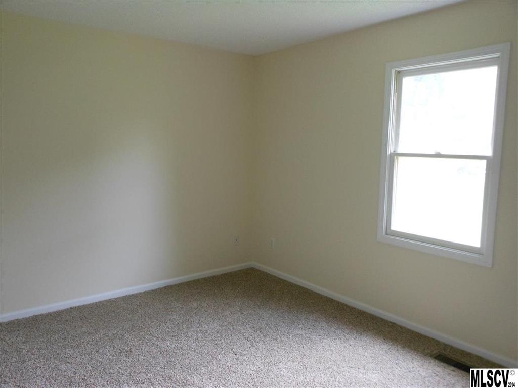 Property image 4 of 1326 Grady Lane in Melrose Place, Hickory, NC 28602
