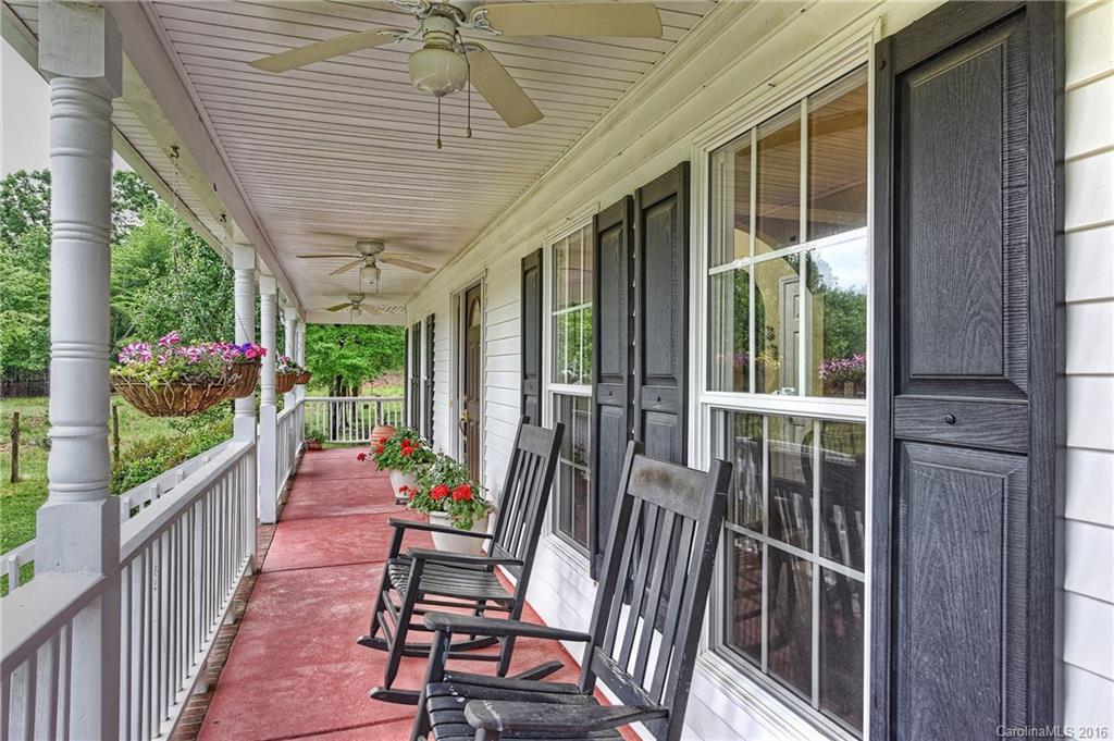Property image 2 of 2918 Summer Lane in Valley Farms, Waxhaw, NC 28173