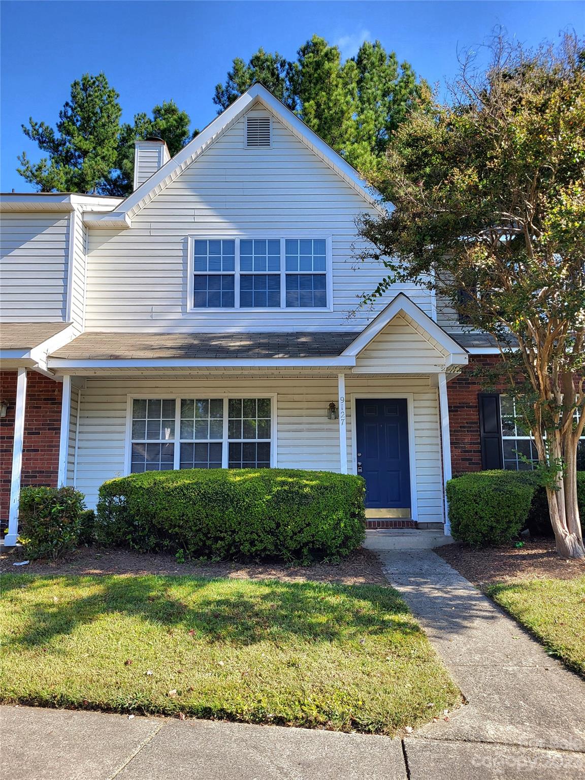 Property image 2 of 9127 Charminster Court in Rossmore, Charlotte, NC 28269