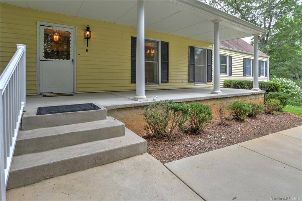 Property image 3 of 6 Tamarac Terrace in Tamarac, Hendersonville, NC 28791