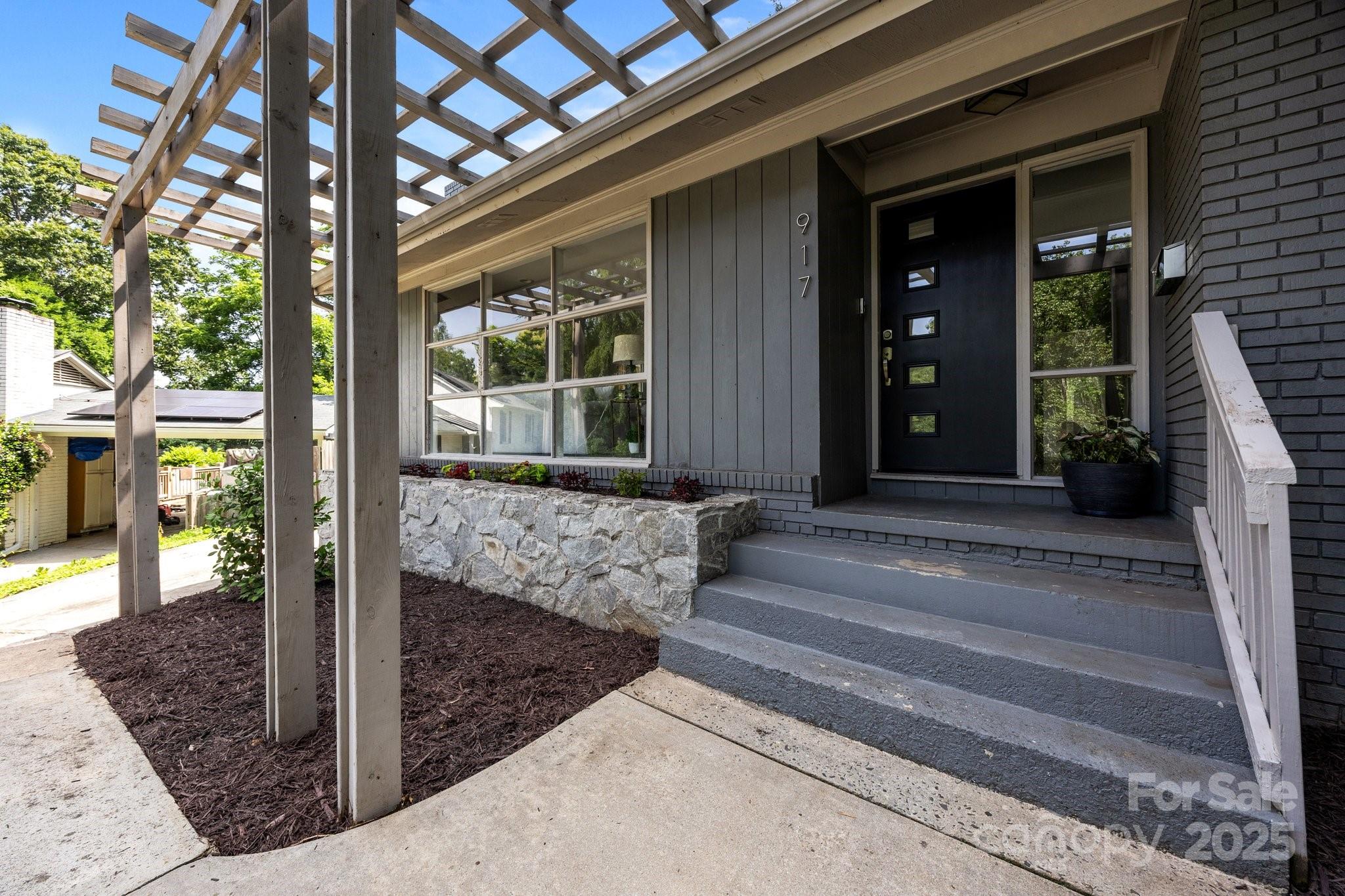 Property image 2 of 917 Dent Court in Madison Park, Charlotte, NC 28210