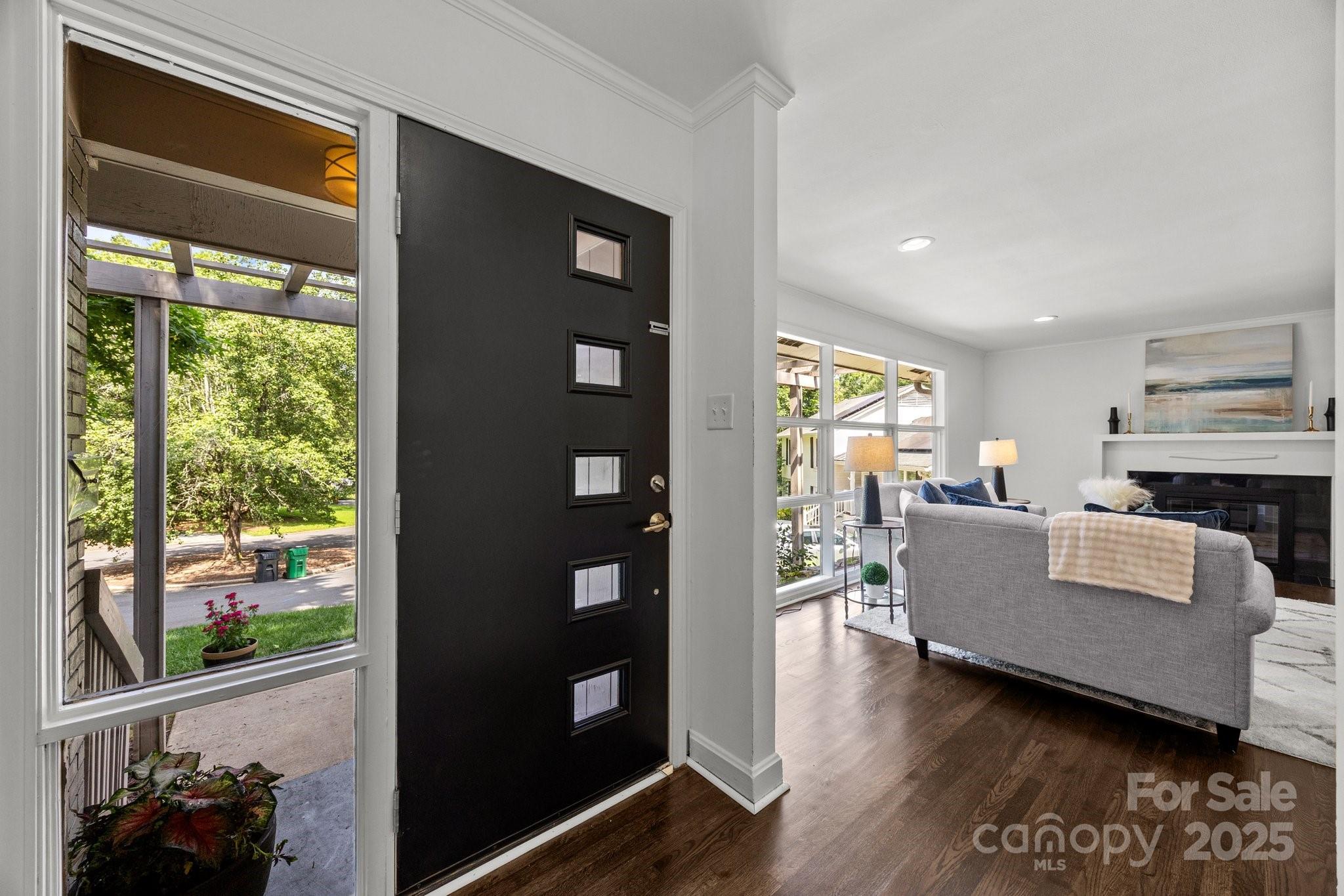 Property image 3 of 917 Dent Court in Madison Park, Charlotte, NC 28210