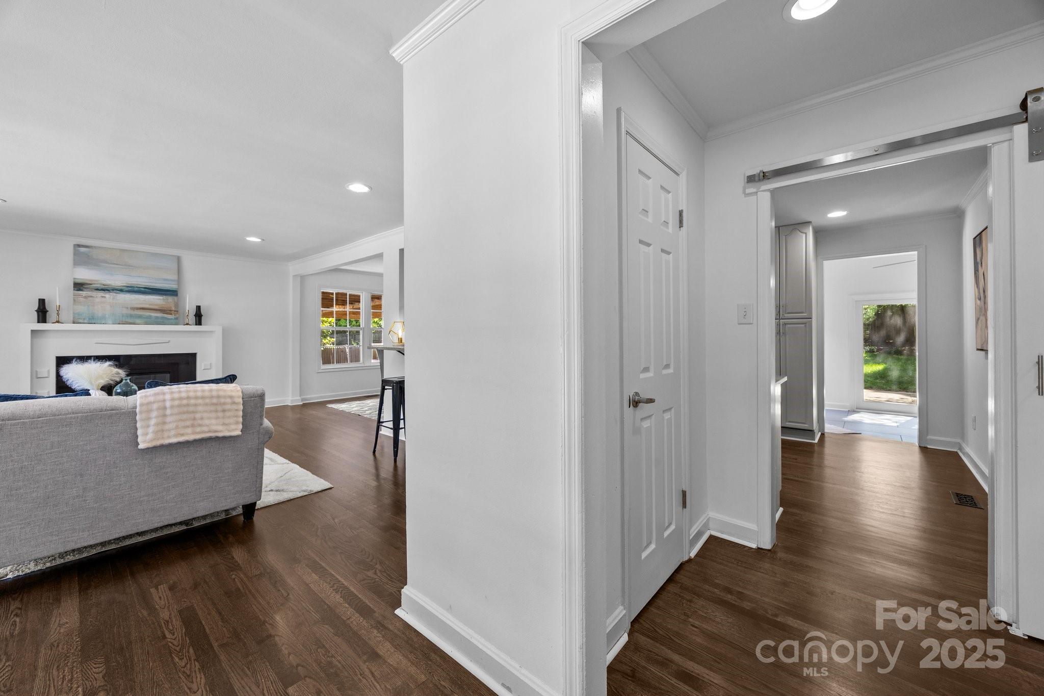 Property image 4 of 917 Dent Court in Madison Park, Charlotte, NC 28210