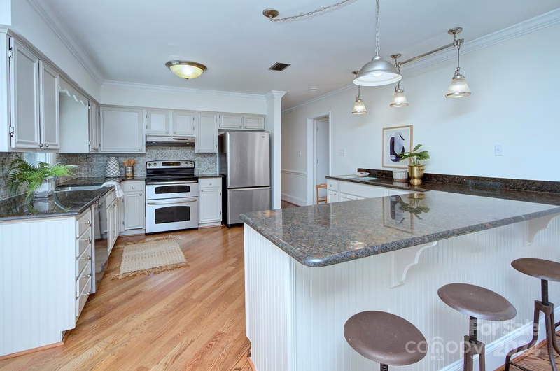 Property image 5 at 6100 Kingstree Drive, Charlotte, NC 28210