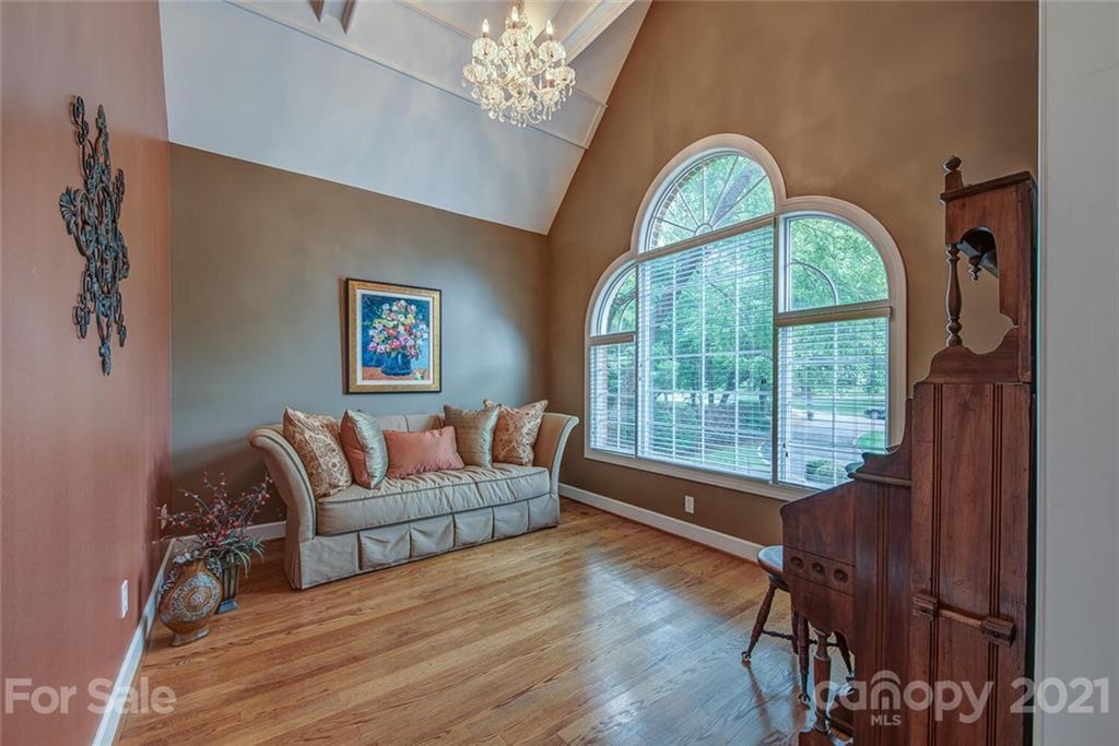 Property image 5 of 1001 Colony Court in Forest Brook, Gastonia, NC 28056