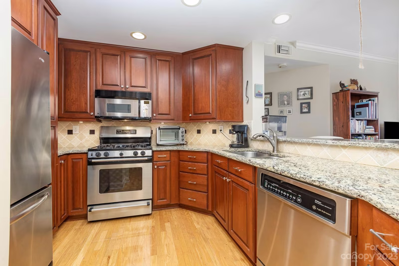 Property image 3 at 401 Church Street, Charlotte, NC 28202