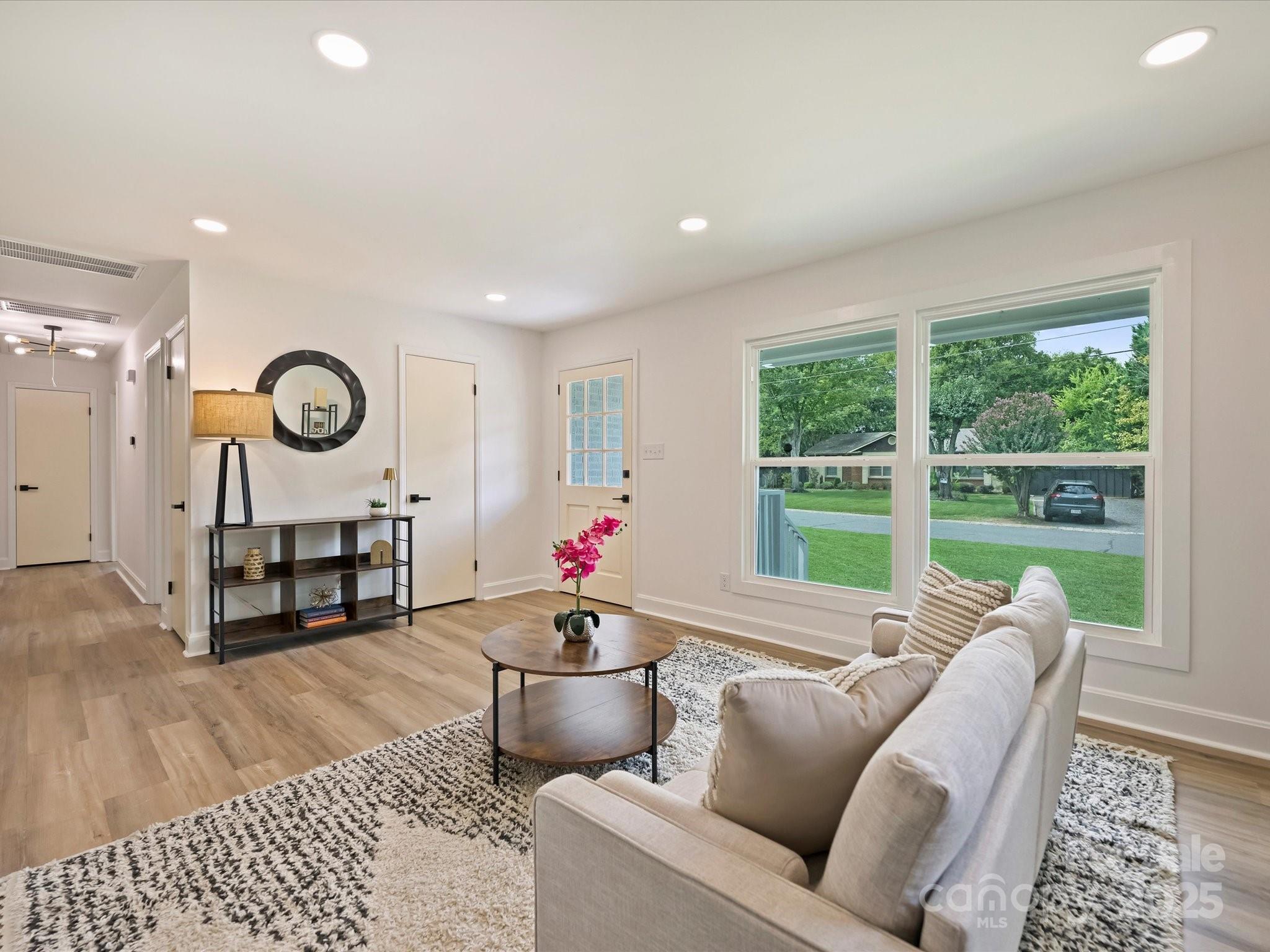 Property image 3 of 1426 Larkfield Lane in Starmount, Charlotte, NC 28210