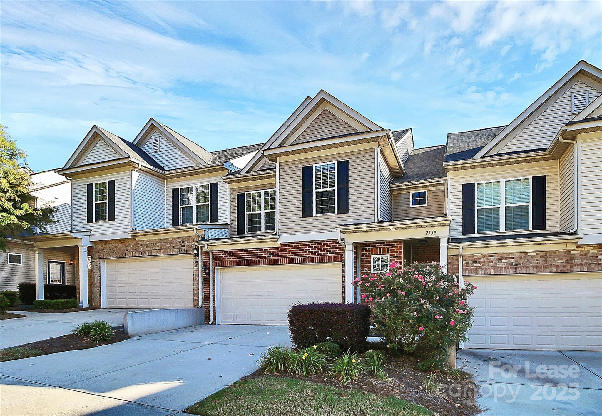 Property image 3 of 2559 Royal York Avenue in Park South Station, Charlotte, NC 28210