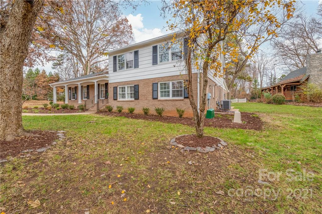 Property image 3 of 6243 Gothic Court in Sharon Hills, Charlotte, NC 28210