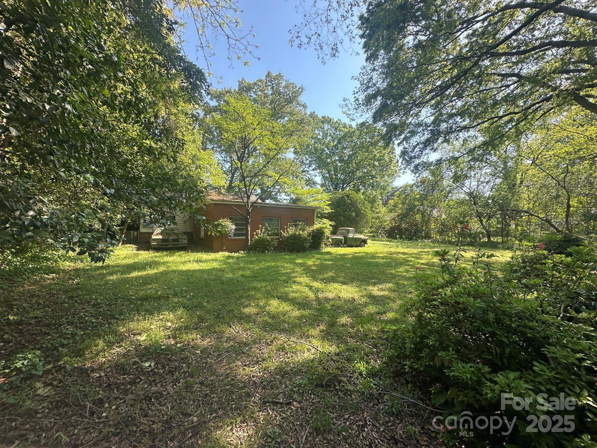 Property image 3 of 4301 The Plaza in Howie Acres, Charlotte, NC 28205