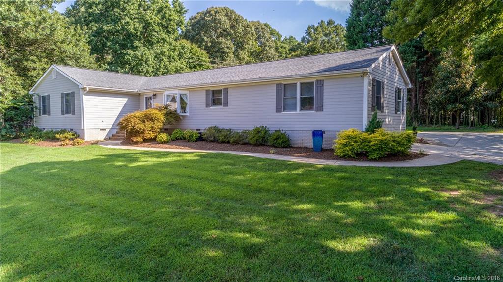 Property image 2 of 21334 Sandy Cove Road in Rockridge Shores, Cornelius, NC 28031