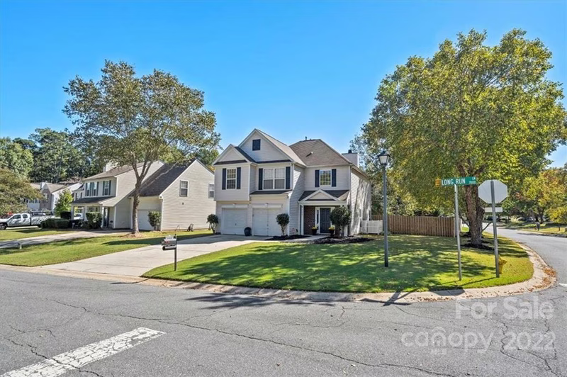 Property image 2 at 7027 Long Run Lane, Charlotte, NC 28216