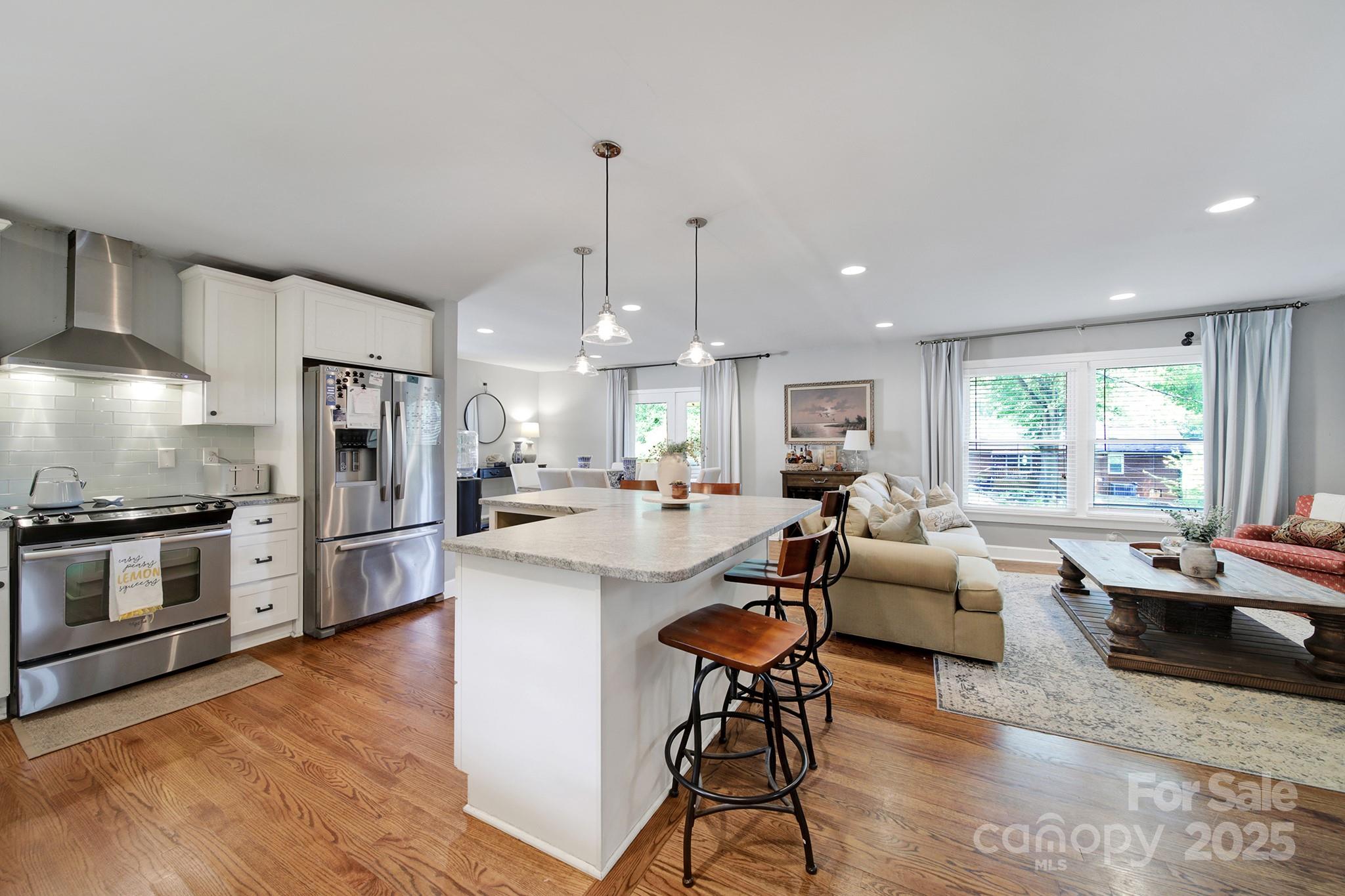 Property image 2 of 7523 Thorncliff Drive in Starmount, Charlotte, NC 28210