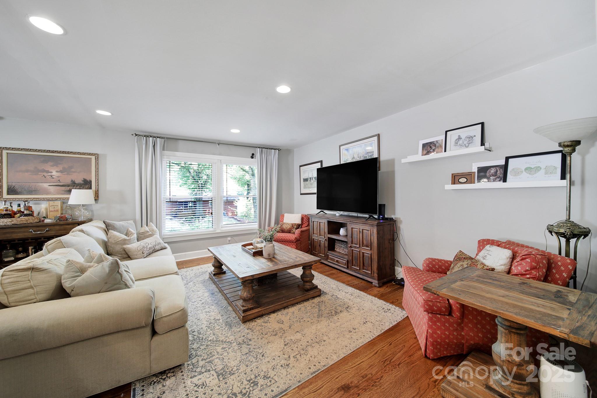 Property image 4 of 7523 Thorncliff Drive in Starmount, Charlotte, NC 28210