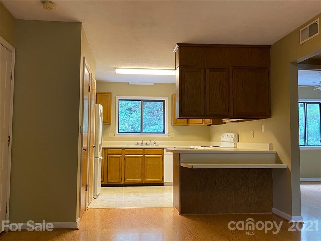 Property image 5 of 45 Lake Drive in Laurel Park Villas, Laurel Park, NC 28739