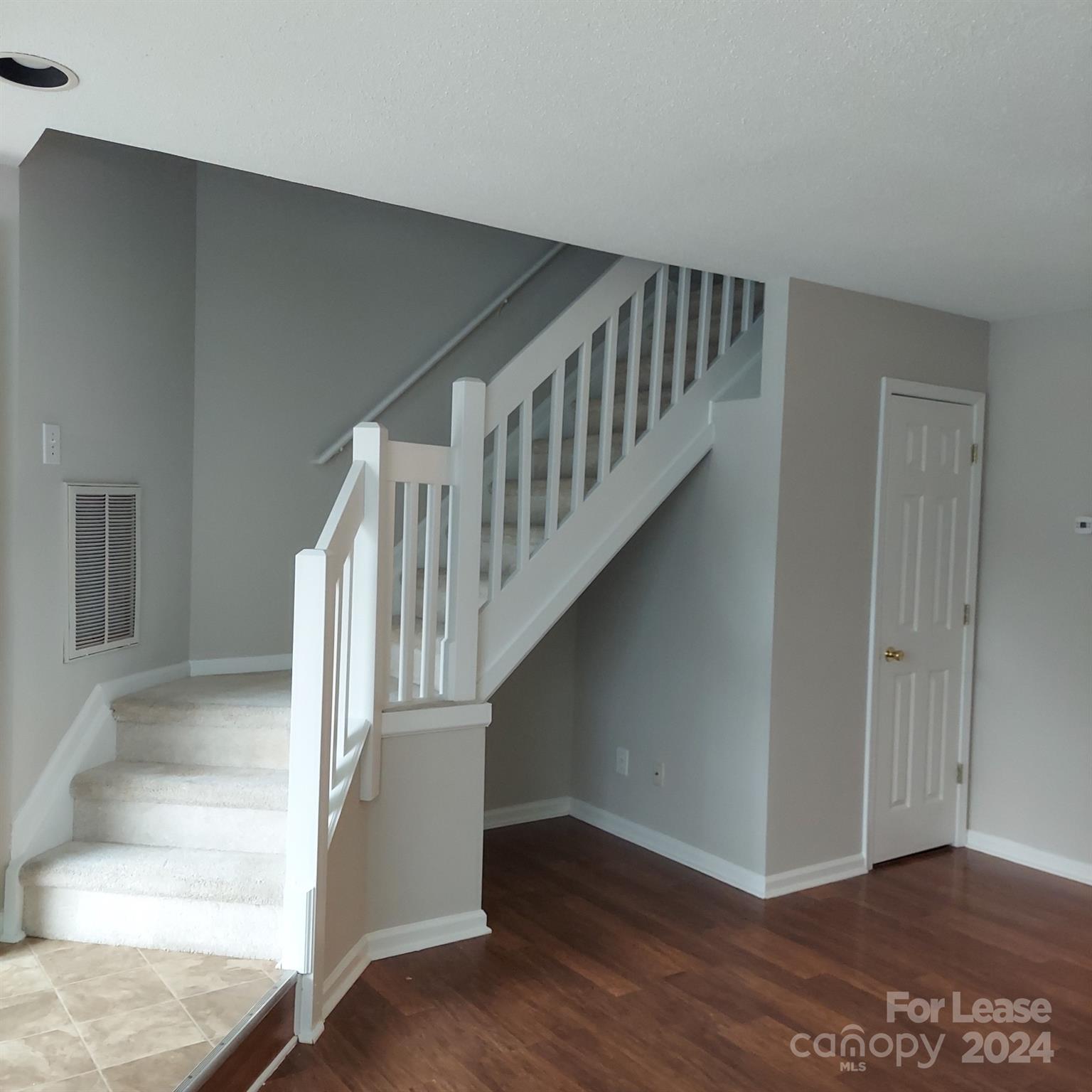 Property image 3 of 3206 Summercroft Lane in Rossmore, Charlotte, NC 28269