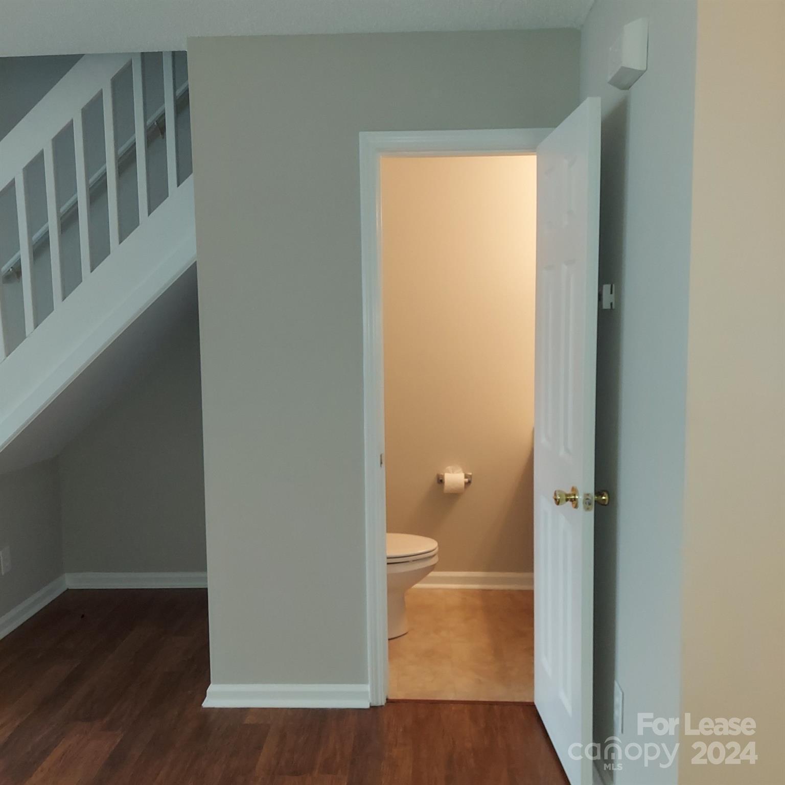 Property image 4 of 3206 Summercroft Lane in Rossmore, Charlotte, NC 28269