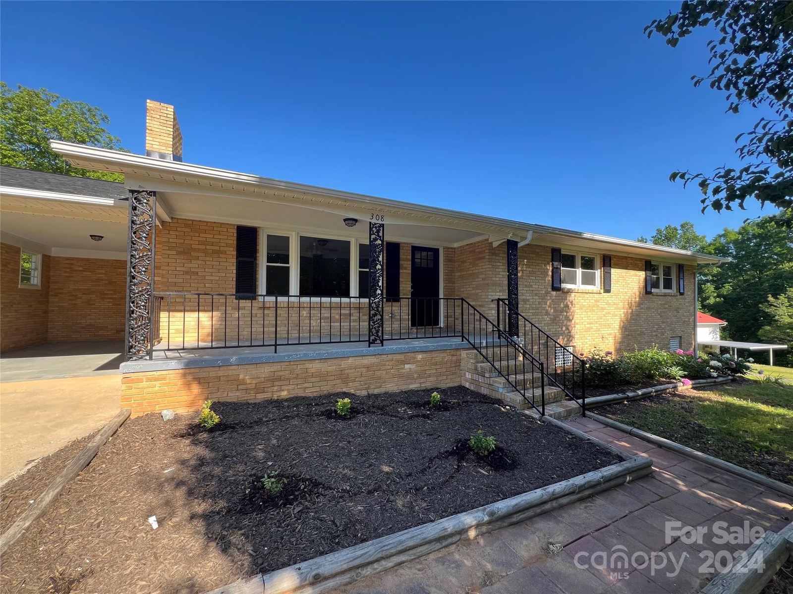 Property image 1 at 308 S 8th Avenue, Maiden, NC 28650
