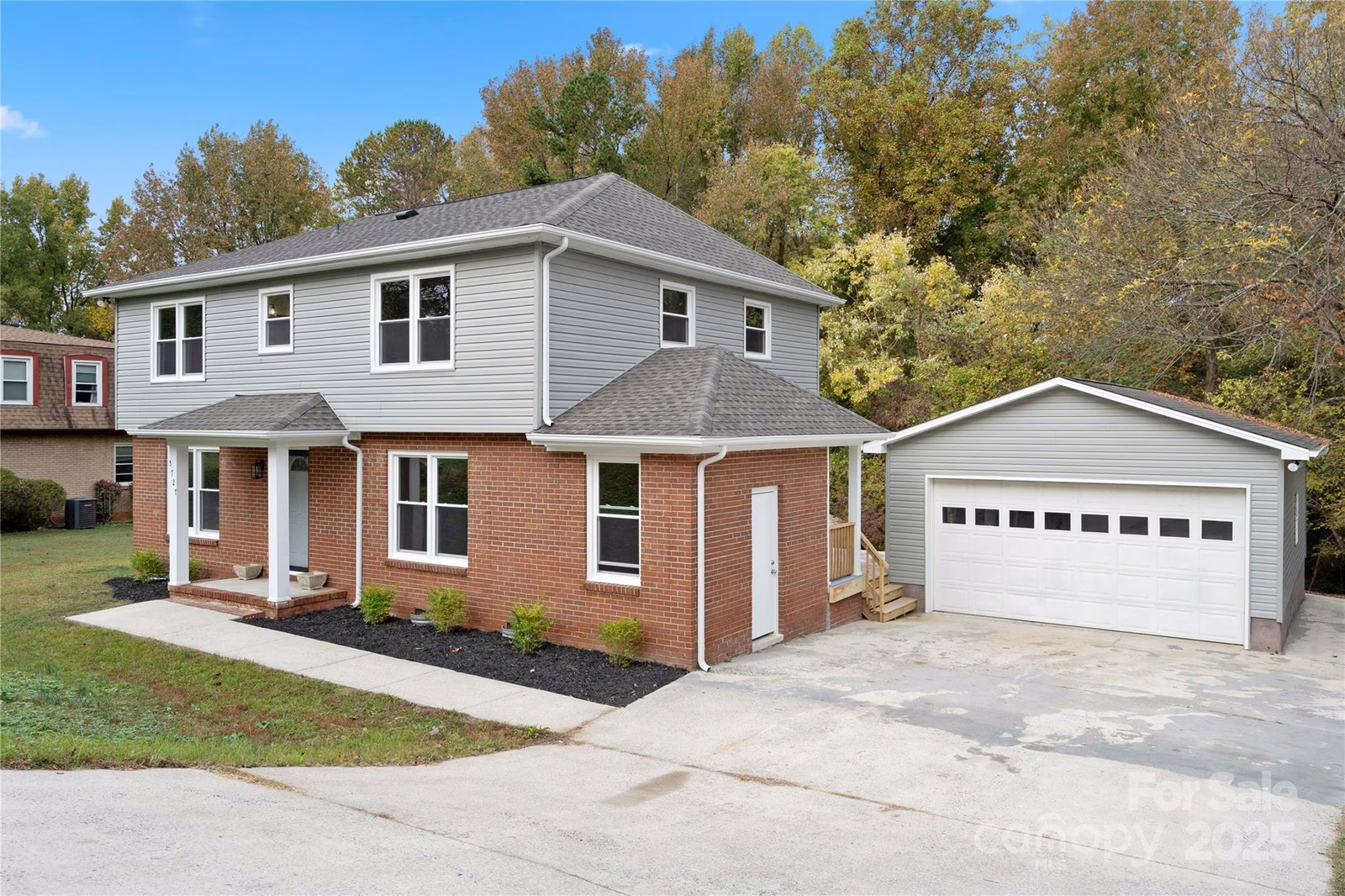Property image 1 at 5727 Cherrycrest Lane, Charlotte, NC 28217
