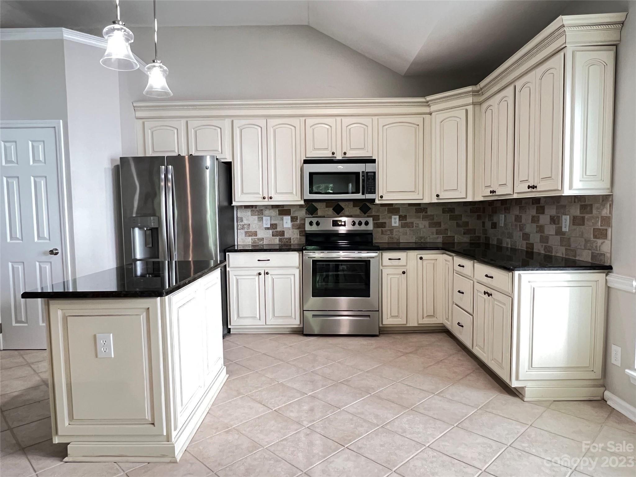 Property image 4 of 1664 Heather Glen Road in Lantern Green, Kannapolis, NC 28081