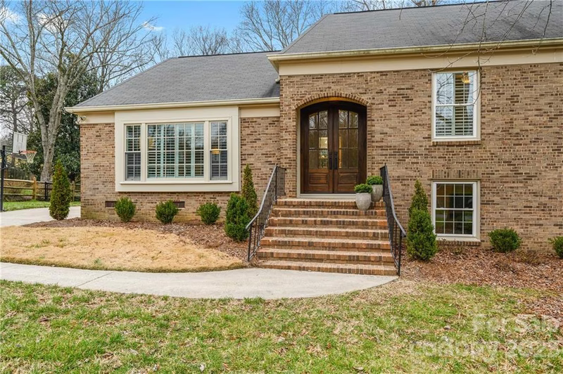 Property image 2 at 2331 Valencia Terrace, Charlotte, NC 28226