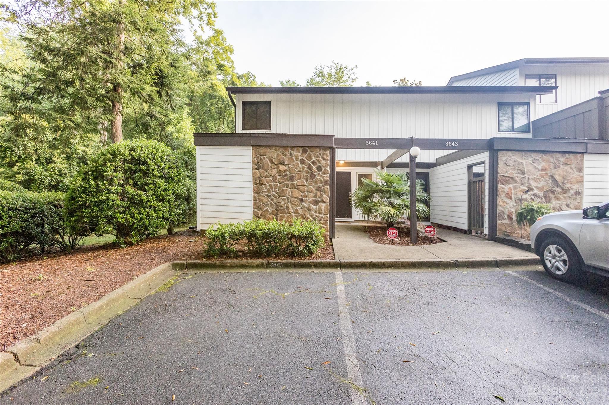 Property image 3 of 3641 Maple Glen Lane in Sir Johns Hill, Charlotte, NC 28226