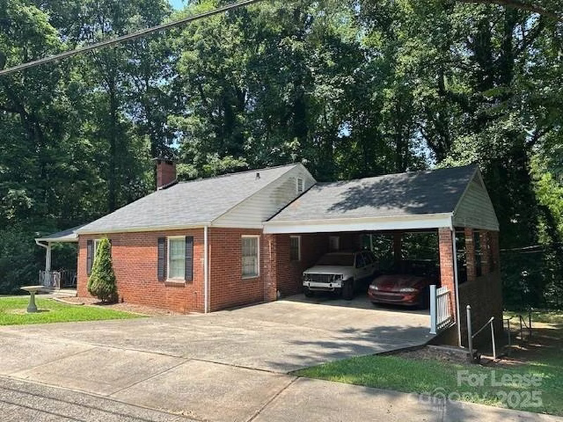 Property image 2 at 399 Westwood Drive, Statesville, NC 28677