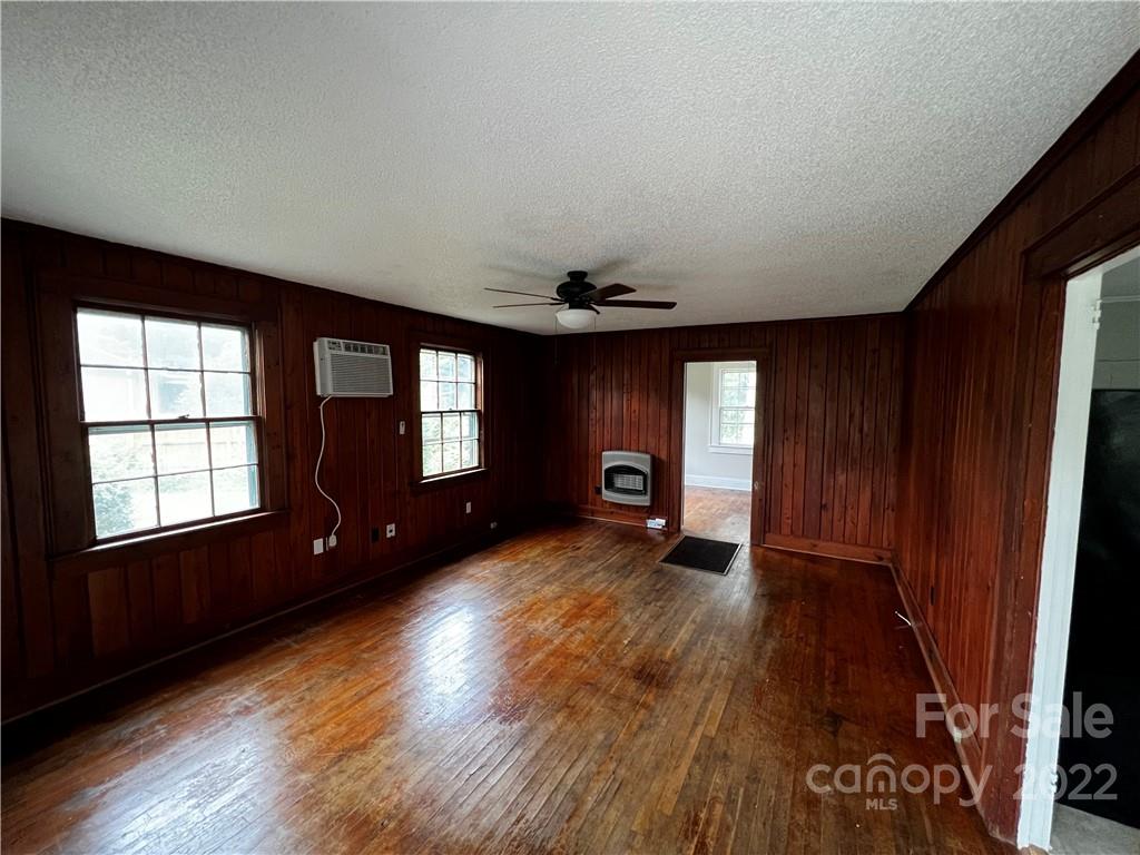 Property image 3 of 2317 Armstrong Park Drive in Armstrong Park, Gastonia, NC 28054