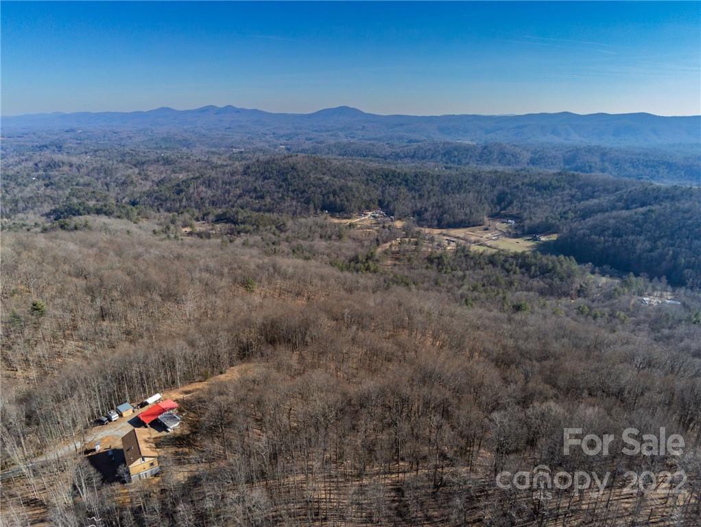 Property image 2 of 4750 Deer Run in Highland Meadows, Lenoir, NC 28645