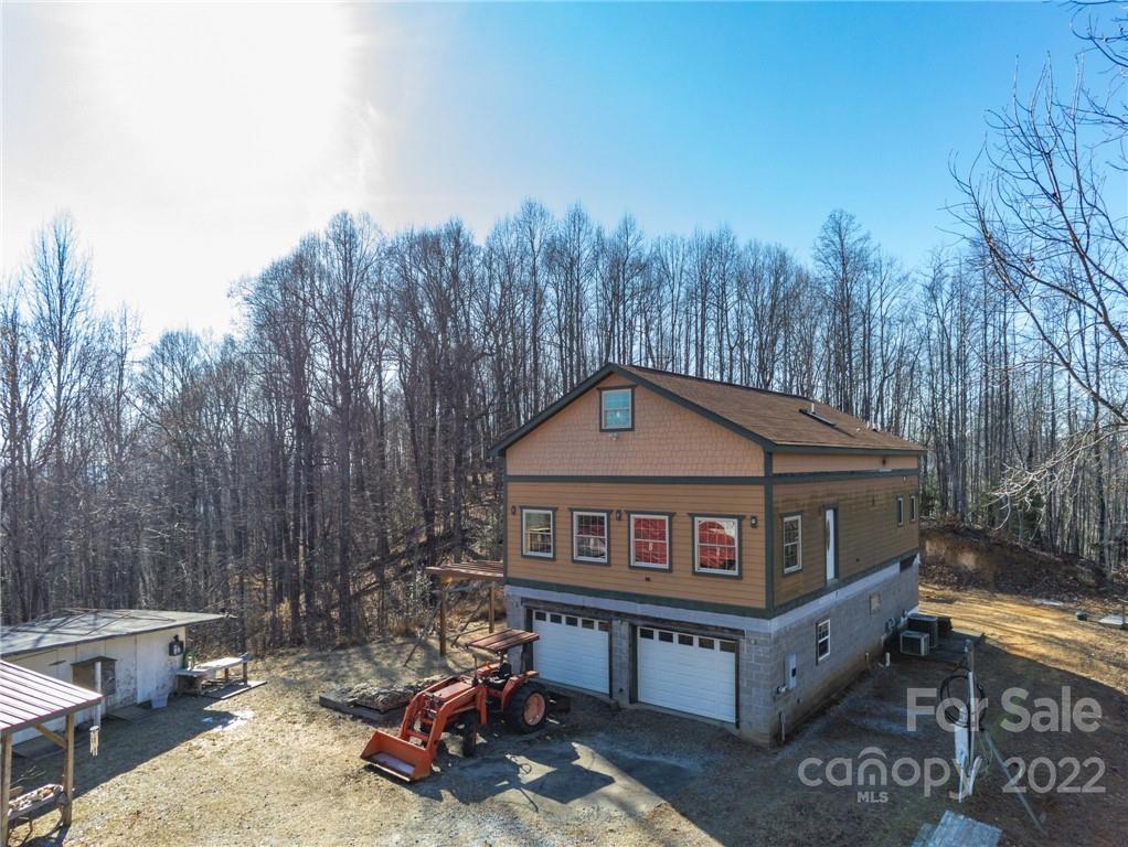 Property image 3 of 4750 Deer Run in Highland Meadows, Lenoir, NC 28645