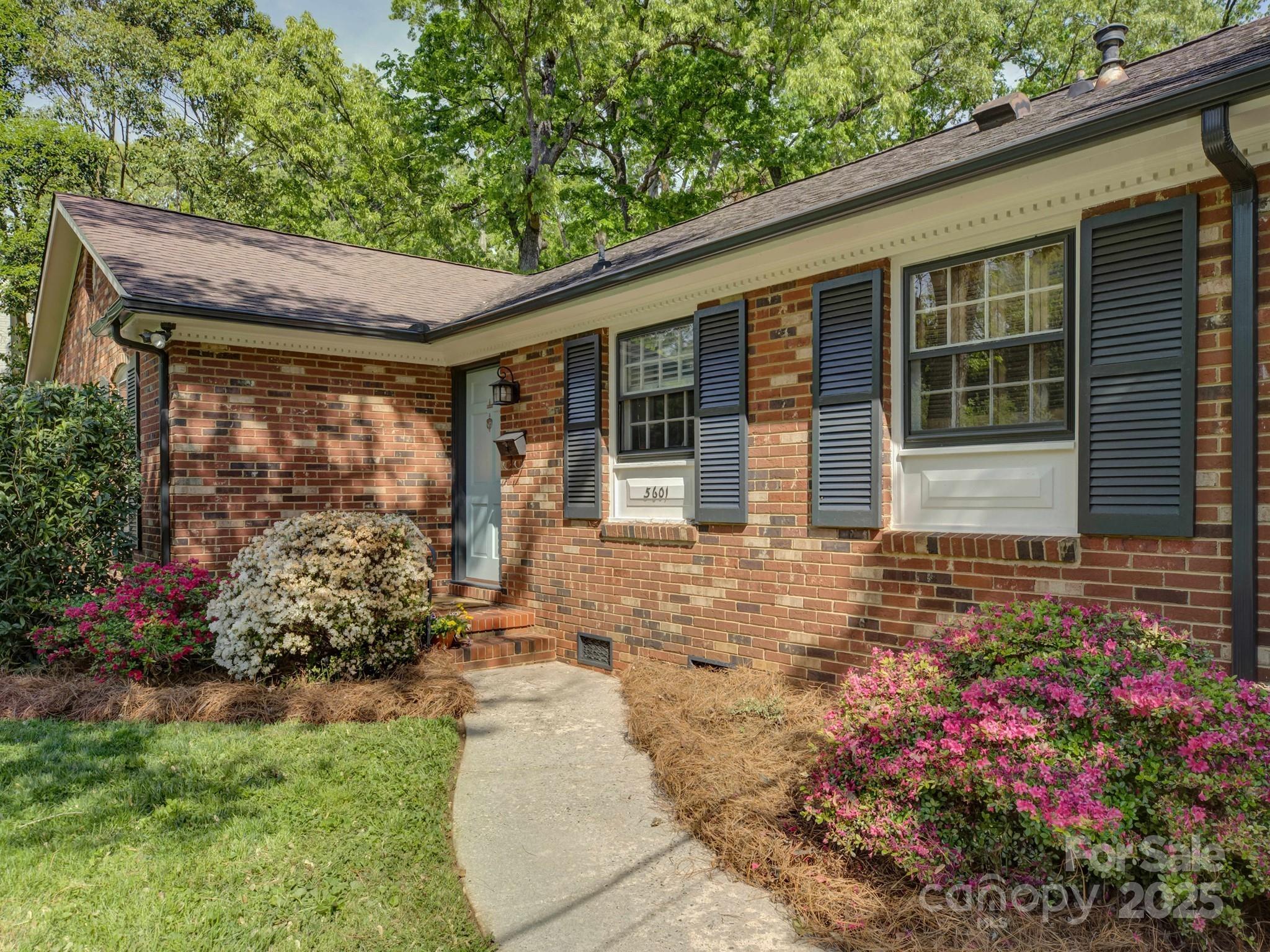 Property image 3 of 5601 Londonderry Road in Montclaire, Charlotte, NC 28210