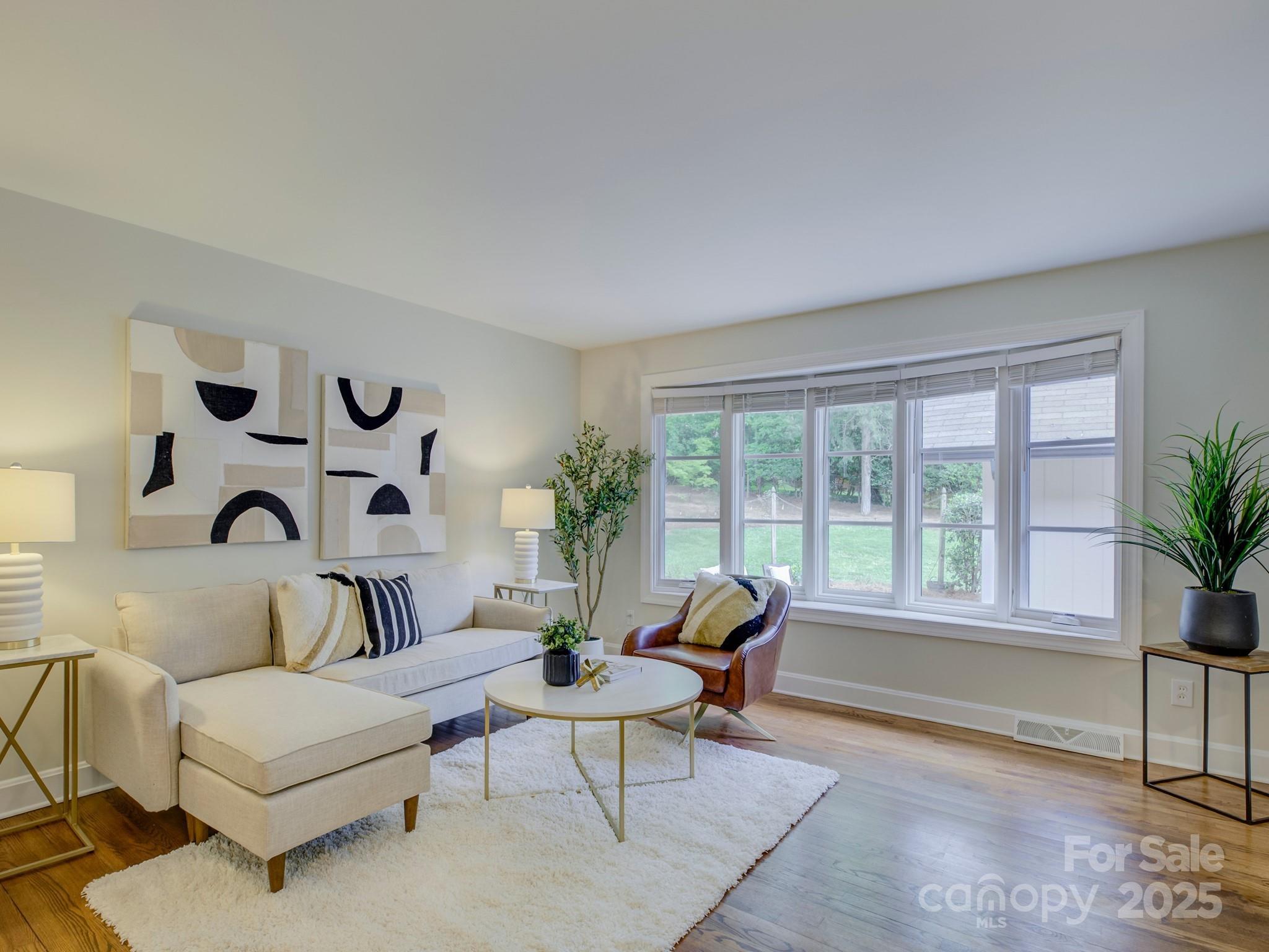 Property image 4 of 5601 Londonderry Road in Montclaire, Charlotte, NC 28210