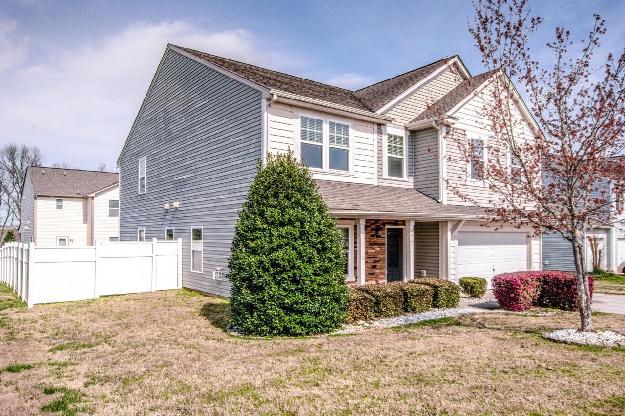 Property image 3 of 1417 Winter Drive in Valleybrook, Statesville, NC 28677