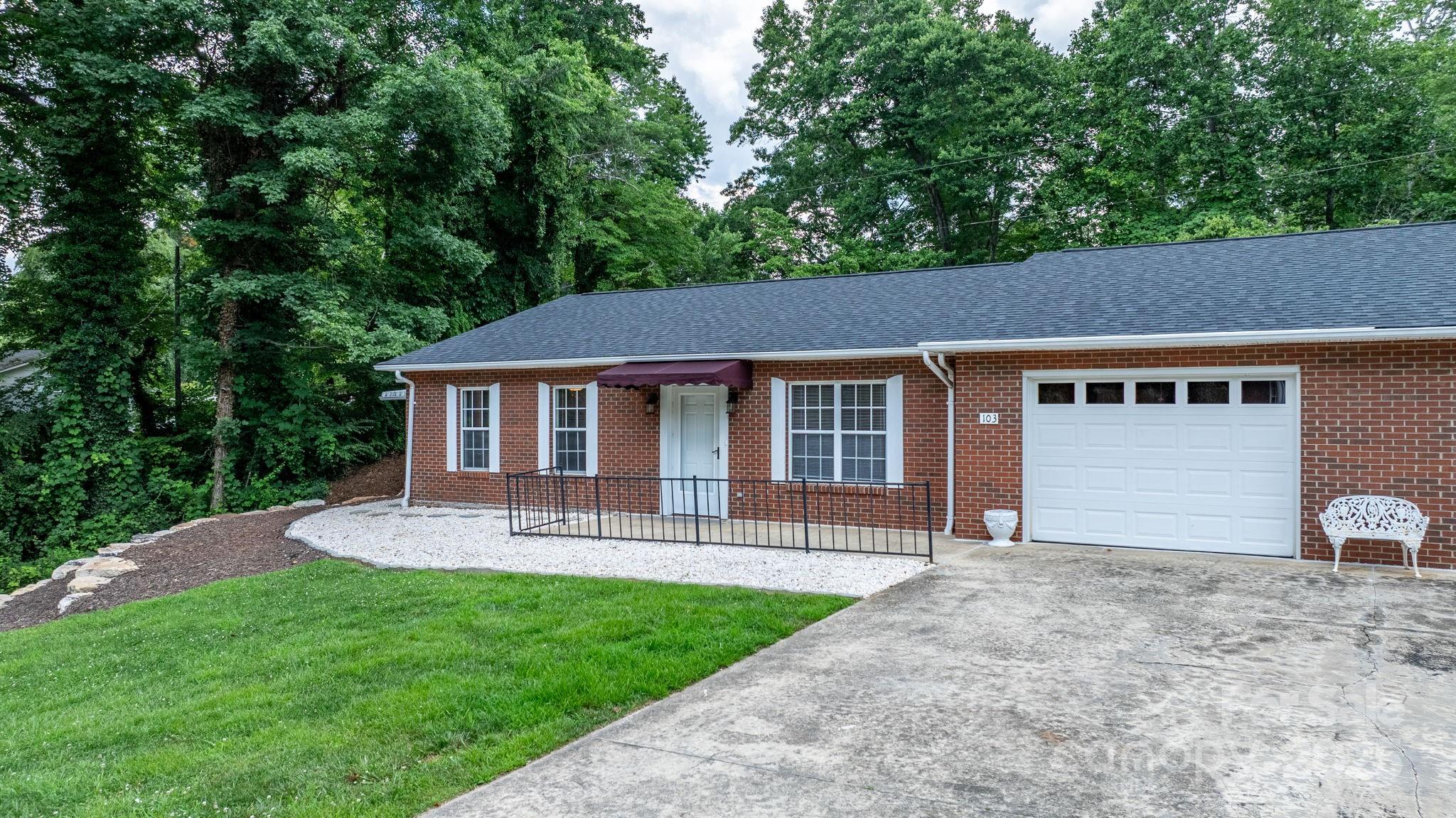 Property image 5 of 75 Laurelwood Drive in Laurelwood, Marion, NC 28752