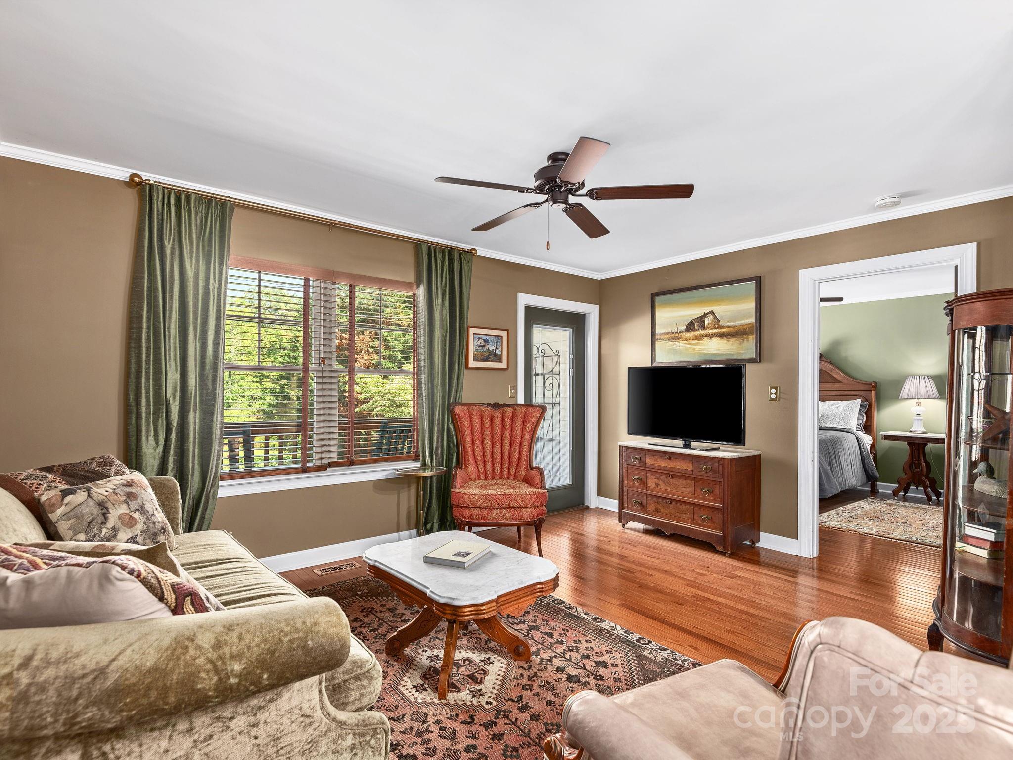 Property image 5 of 252 Wash Creek Drive in The Cloisters, Hendersonville, NC 28739