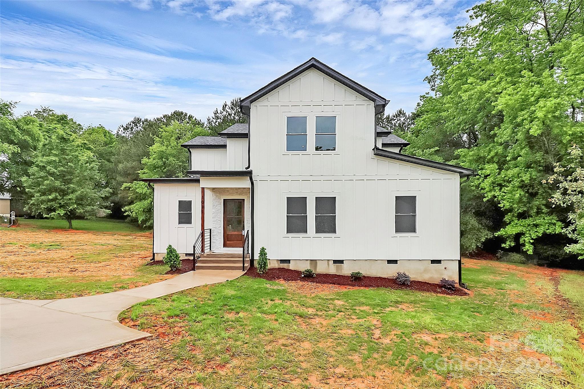 Property image 2 of 1011 Sandy Court in Forest Brook, Gastonia, NC 28056